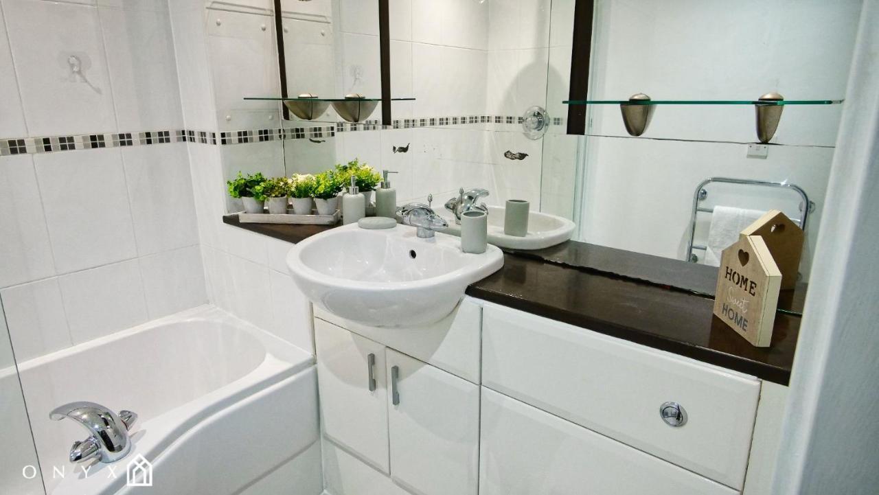 برمنغهام Onyx Bullring Stunning Large Spacious City Centre Apartment المظهر الخارجي الصورة